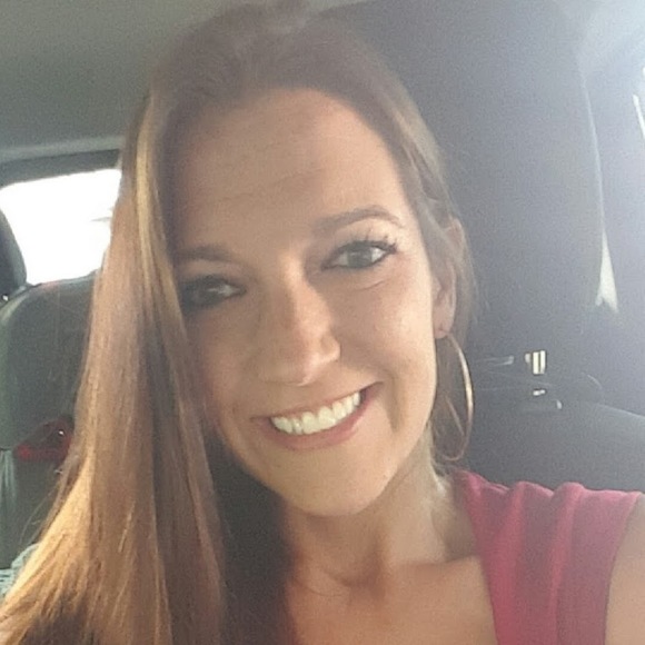 Meet your Posher, Dominique - Picture 1 of 1